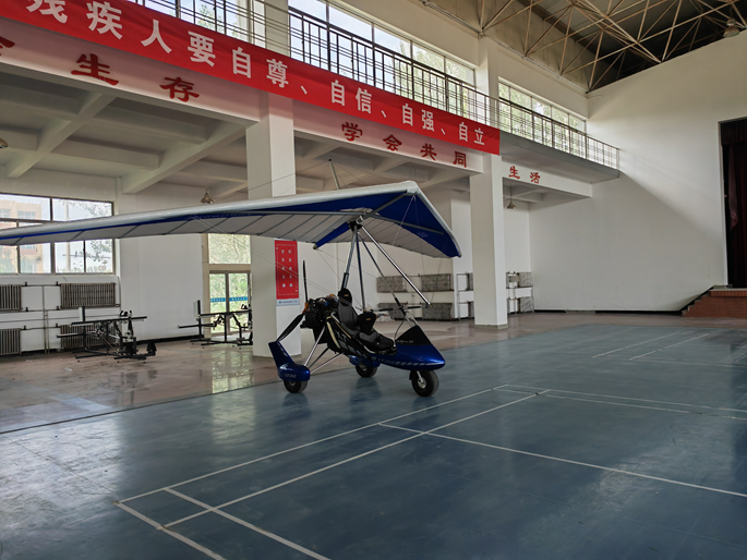 现货丨两架9成新原装进口的豪华动力三角翼滑翔机