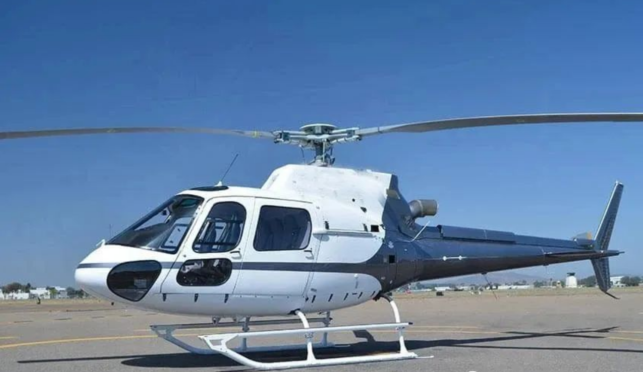 2012年AS350B3e小松鼠直升机出售，6座，全新状态，总时间26小时，适航状态！